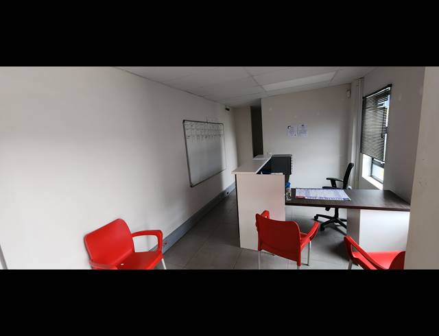232M² WAREHOUSE TO LET IN RIVERGATE